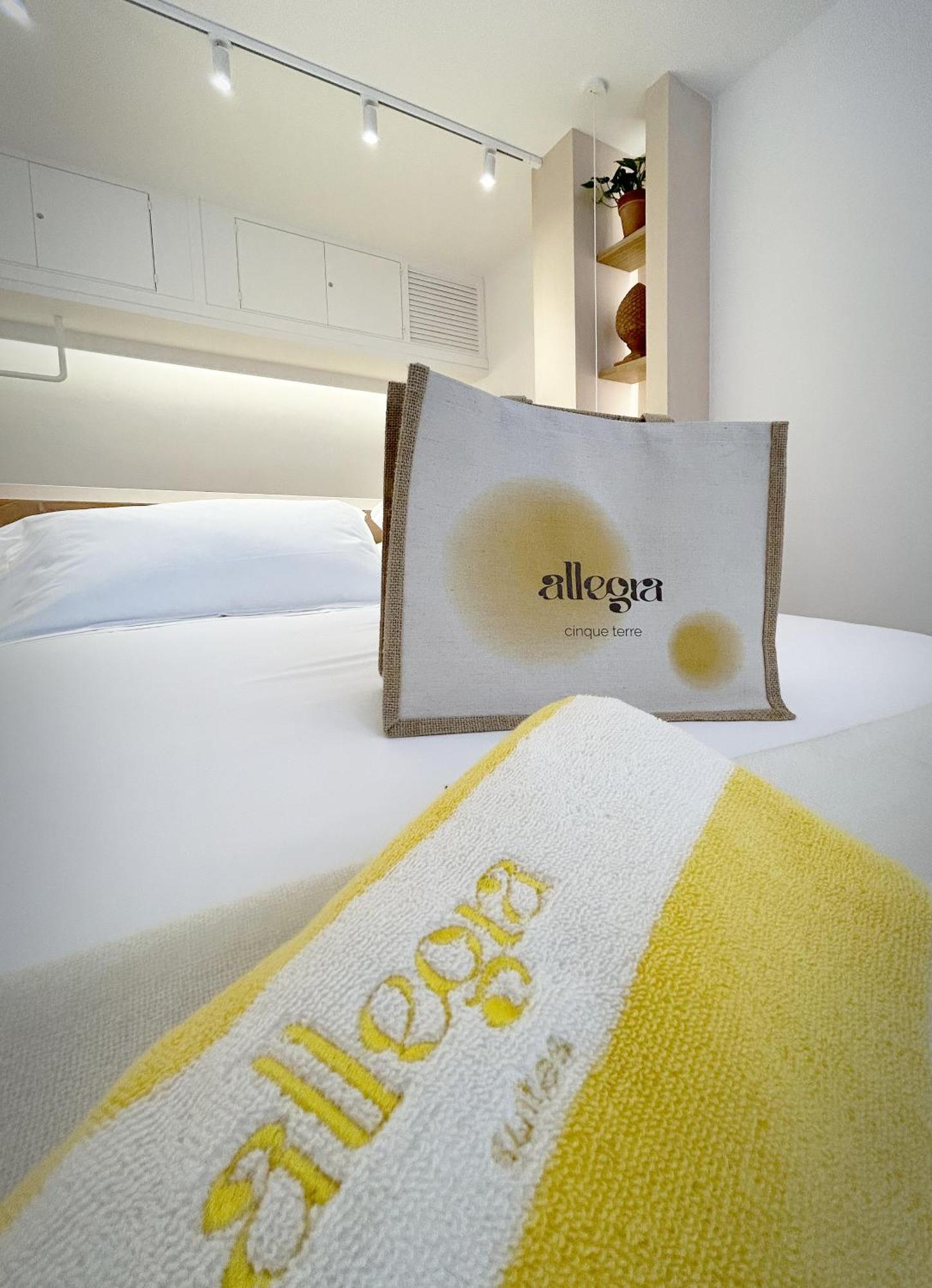 Allegra Suites Монтероссо-аль-Маре Экстерьер фото
